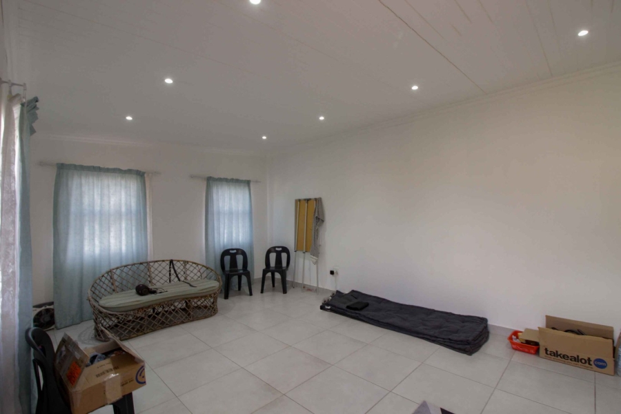 4 Bedroom Property for Sale in Wavecrest Eastern Cape